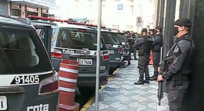 A operação também tem como objetivo desarticular um esquema de lavagem de dinheiro