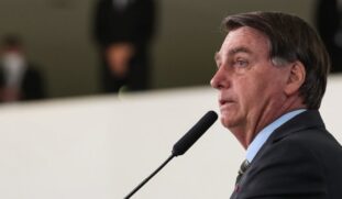 O presidente Jair Bolsonaro (sem partido) disse que vai manter o programa Bolsa Família