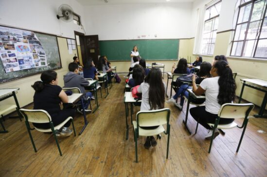 Movimenta&ccedil;&atilde;o em sala de aula de escola em S&atilde;o Paulo