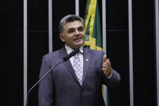 O deputado Deuzinho Filho (Republicanos-CE) é o autor do projeto