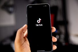 O aplicativo é da empresa chinesa ByteDance, que tem sede em Pequim, e somente nos EUA tem mais de 100 milhões de usuários