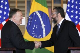 O secretário de Estado dos Estados Unidos, Mike Pompeo e novo chanceler brasileiro, Ernesto Araújo, durante coletiva