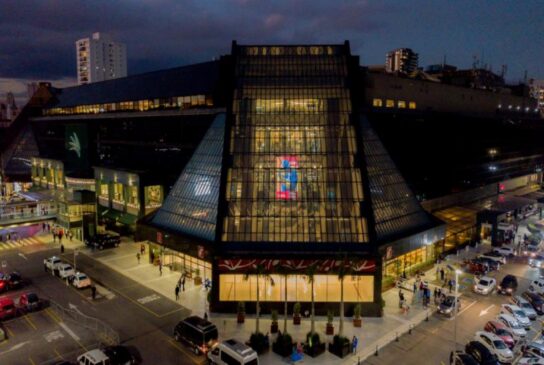 O Shopping Eldorado, na zona sul, terá decoração natalina e o Papai Noel estará digitalizado nos corredores.