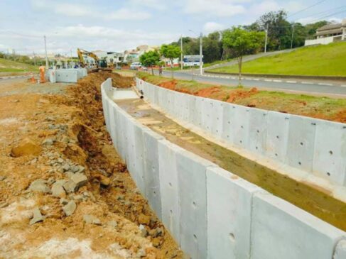Canalização córrego em Porto Feliz