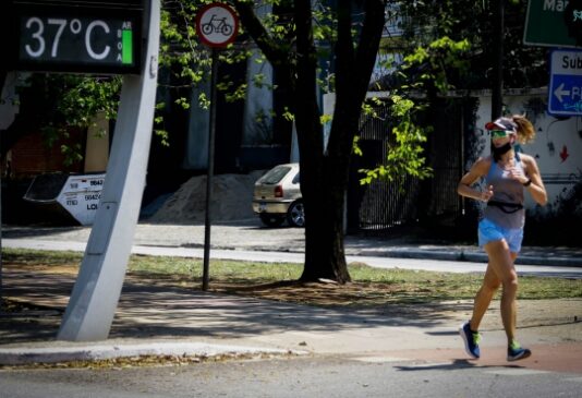 O Brasil vive um de seus invernos mais quentes