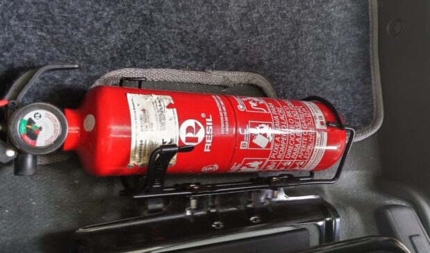 Contran revogou a obrigatoriedade de extintor para veículos comuns e manteve a exigência para os veículos comerciais