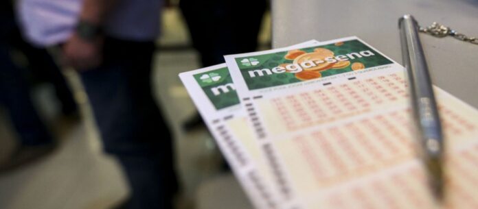 A aposta simples na Mega-Sena custa R$ 6,00