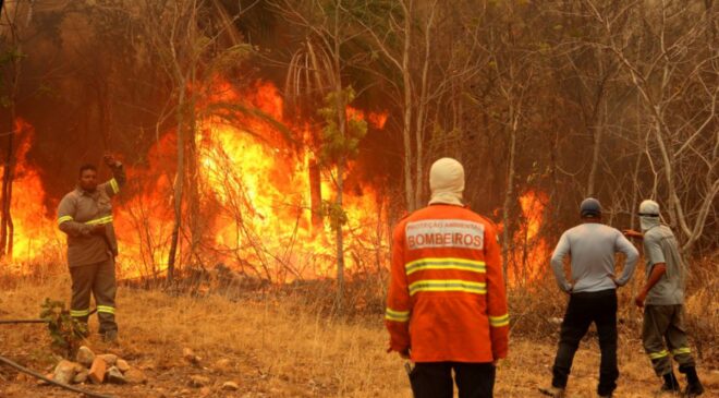 Força-tarefa que atua na região da Serra da Amolar, no Pantanal, para combater os focos de incêndio
