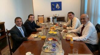 O presidente da Câmara, Rodrigo Maia (DEM-RJ), se reuniu com o presidente Jair Bolsonaro (sem partido)