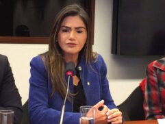 A deputada Jéssica Sales (MDB-AC) é a autora do projeto de lei