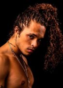 'Ele é maravilhoso, sempre fui fã' Vitão ao negar briga com Whindersson.