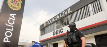 Mais de 300 kg de produtos foram apreendidos pelos policiais
