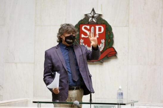 O deputado estadual Carlos Giannazi (PSOL) promete ir à Justiça para anular a decisão