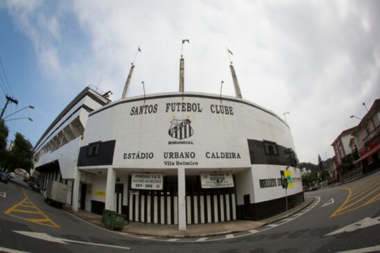 O conteúdo foi entregue ao Presidente do Comitê de Gestão, Orlando Rollo, e ao Presidente do Conselho Deliberativo do Santos Futebol Clube, Marcelo Teixeira
