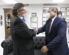 O novo ministro, Kassio Nunes Marques, durante encontro com o presidente do STF, Luiz Fux