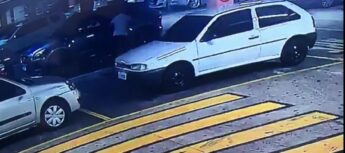 Casal parou no estacionamento do Mauá Plaza Shopping
