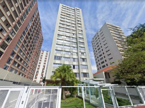 Um apartamento de 360 m² com garagem, no bairro Bela Vista, possui lance inicial de R$ 1,2 mi