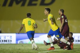 O primeiro tempo foi quase ele todo jogado na metade venezuelana do campo