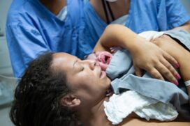 Eloá Mickaelly Rodrigues dos Santos nasceu às 18h30 de parto natural, filha do casal Vanessa Raiane Pereira Lopes Rodrigues e Aldinei Camargo Rodrigues dos Santos