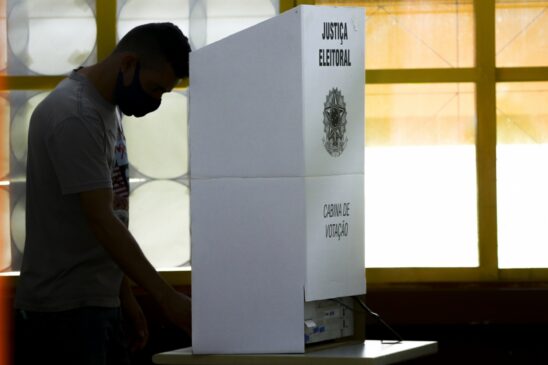 Foram registrados 218 mil votos brancos e 488,8 mil nulos, número equivalente a quase 15% dos votos válidos