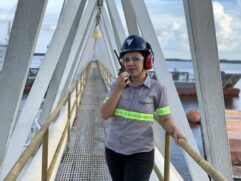 São 130 vagas nas áreas corporativas, industriais e comerciais; inscrições devem ser realizadas até 9 de dezembro