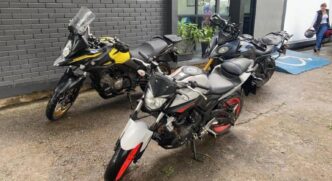 Policiais encontraram motos no imóvel