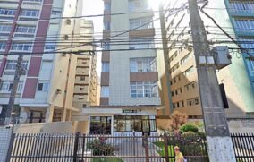 O flagrante ocorreu em um apartamento neste prédio, na Orla do José Menino