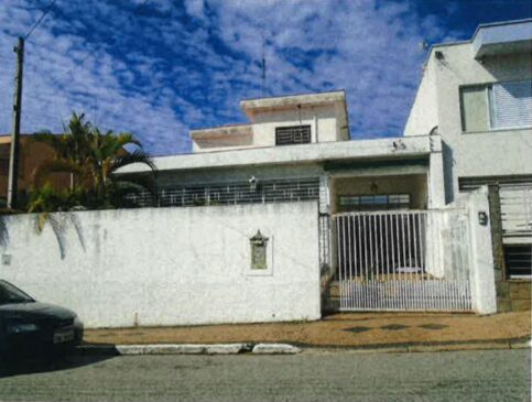 No portfólio há ainda casas antigas, terrenos e galpões, que já foram utilizados pela administração pública (Foto: Divulgação)