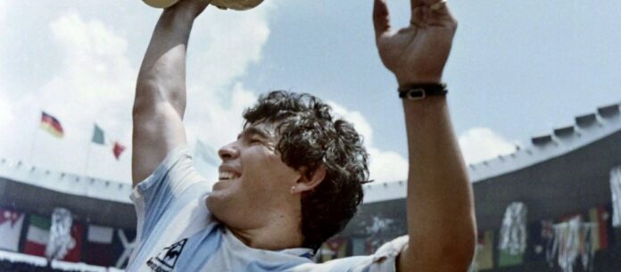 Diego Maradona ganhou o prêmio após levar a Argentina à vitória na Copa do Mundo de 1986