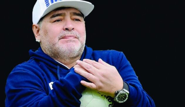 O atleta faleceu no dia 25 de novembro de 2020, aos 60 anos e, segundo investigação dos promotores, Maradona estaria em situação de desamparo, "deixado à própria morte"