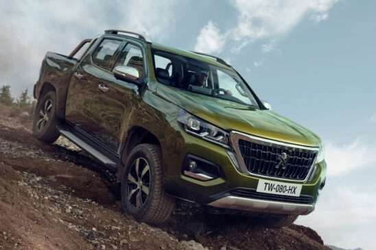 A LandTrek terá as opções 4x2 e 4x4, com controle eletrônico de estabilidade e de tração