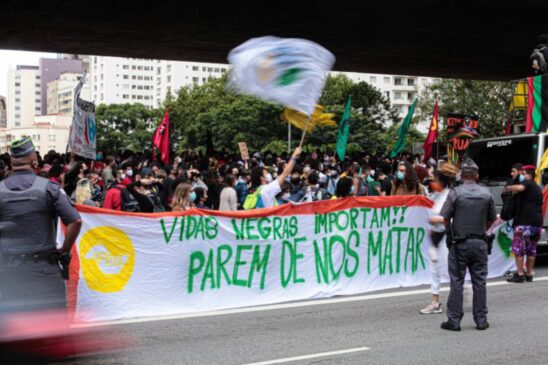 Relator do projeto relembrou casos recentes de violência por motivação racial, que geraram protestos