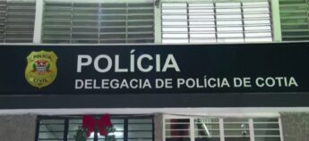 Caso foi registrado na delegacia de Cotia, na Grande São Paulo, como porte ilegal de arma de fogo de uso restrito, disparo de arma de fogo e lesão corporal culposa
