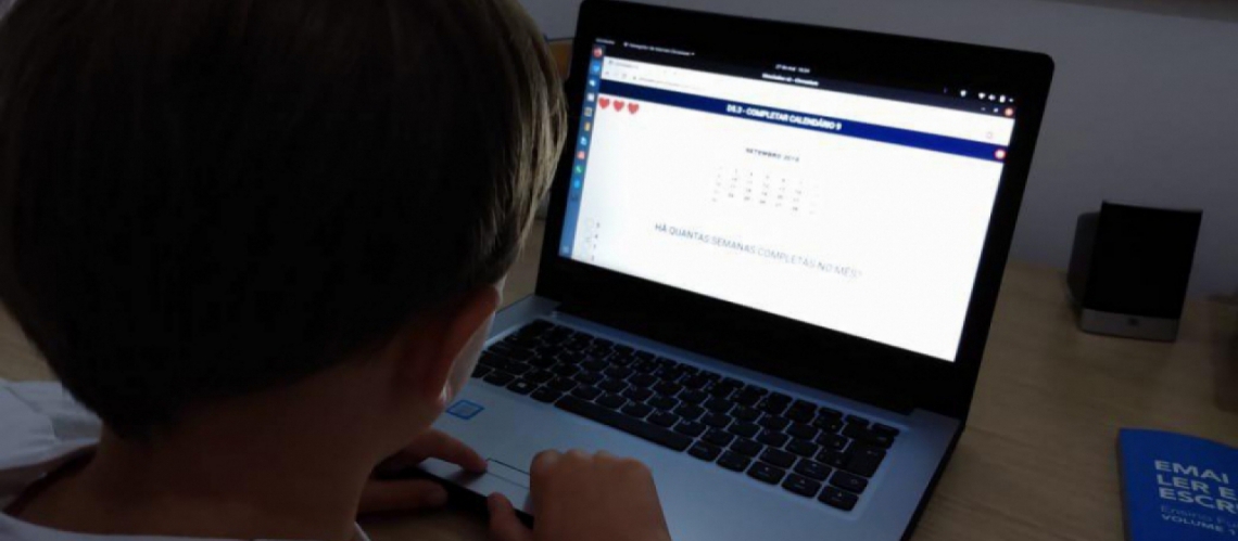 No caso do processo seletivo para os cursos técnicos integrados ao ensino médio, os candidatos devem ter concluído o ensino fundamental