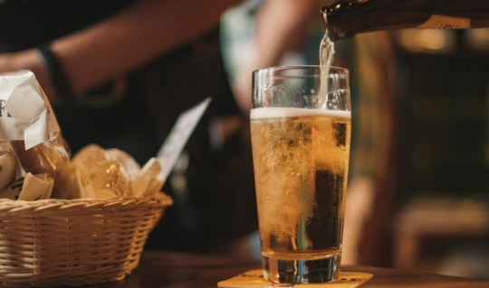 Academia da Cerveja oferece curso para 3 mil mulheres