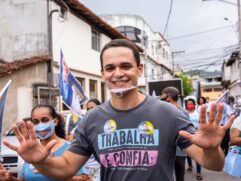 Delegado Pazolini durante campanha
