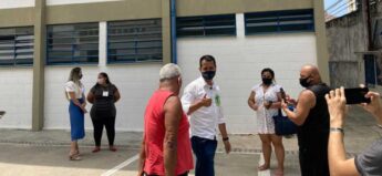 O candidato à prefeitura de Praia Grande, Danilo Morgado (PSL) votou por volta das 10h50 da manhã na escola E. E. Reverendo Augusto Paes D Ávila