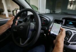 Motoristas de aplicativos começaram a se reunir com empresas para discutir sobre o futuro da categoria no Brasil