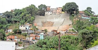 Muitas mães de famílias estão sob ameaça de despejo por conta do impasse