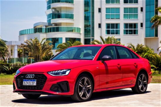 O motor é um 2.0 com 190 cavalos, que vai de 0 a 100 km/h em 7,3 segundos e chega a 240 km/h