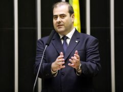 O deputado Carlos Chiodini (MDB-SC) é o autor da proposta