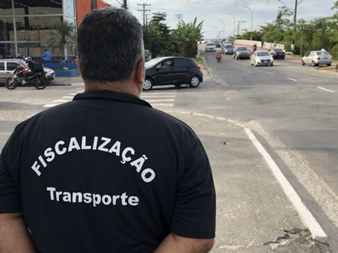 Barreira na entra de Guarujá: fiscalização 24h por dia