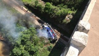 A queda foi de altura de aproximadamente 15 metros; acidente deixou cerca de 26 feridos