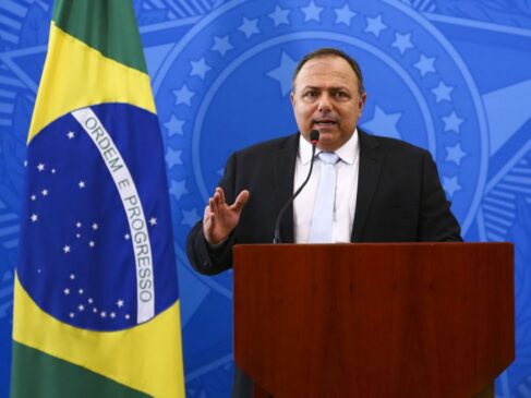 O documento é assinado pelo ministro da Saúde, Eduardo Pazuello