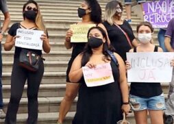 Mães de crianças especiais apoiam professores da rede e sindicalistas contra a contratação de OSCs para a inclusão, proposta pela Seduc