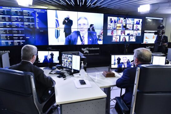 Senado durante votação em sessão remota