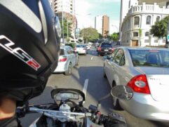 Capacete é um bem durável e não tem validade exigida por lei