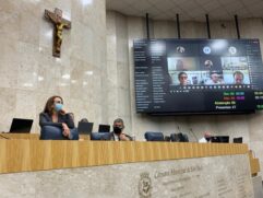 A sessão foi presidida pelo atual presidente da Câmara, vereador Milton Leite (DEM)