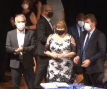Raquel e Reco foram acompanhados de Alberto Mourão durante cerimônia
