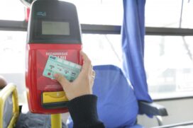 Para ter acesso à novidade, o passageiro deverá levar seu cartão do Bilhete Único comum e aproximá-lo de um dos equipamentos de recarga dos terminais, estações ou nos ônibus